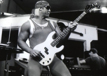 Hollywood Actor Hulk Hogan on Bass
