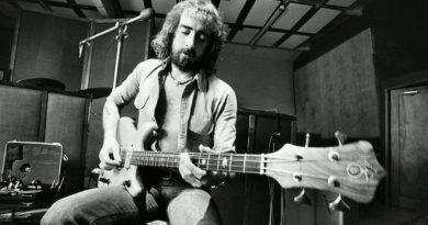 John McVie Bass