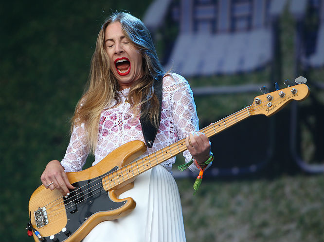 Este Haim bass face