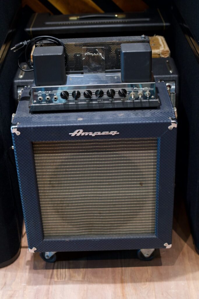 bass amp used by Lenny Kravitz