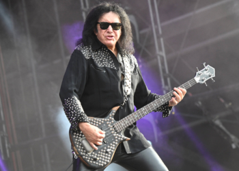 Be Gene Simmons Roadie