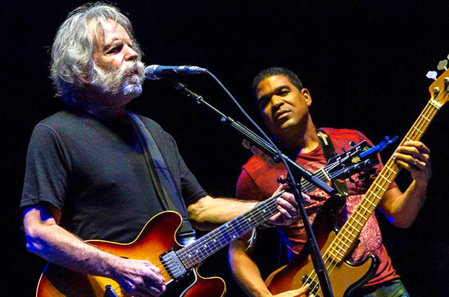 Oteil Burbrdige and Bob Weir performing Live
